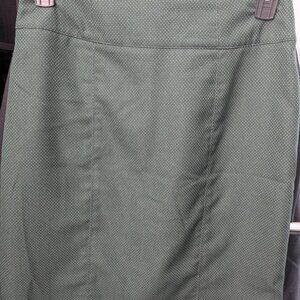 Worthington Dark Green w/ Polka Dots Pencil Skirt Size 8
